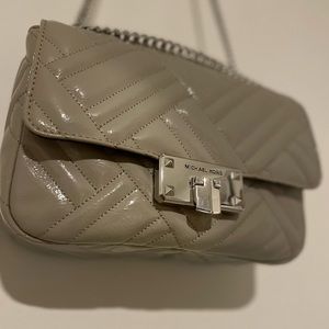 Michael Kors Off the Shoulder Grey/Silver bag